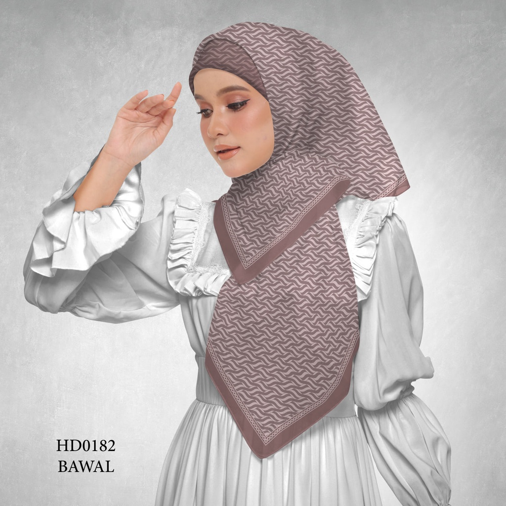 Tudung Bawal (Square Hijab) in HD0182